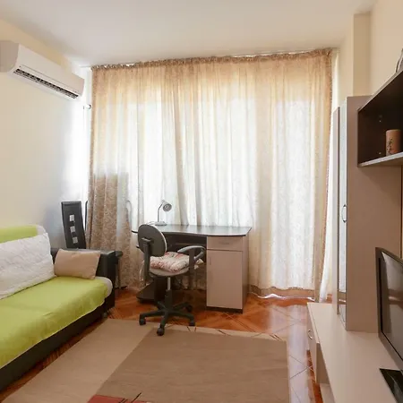Апартамент 2bdr In Sun Light Ld